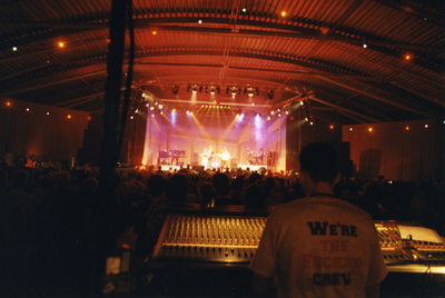 214496 Panorama van een volle zaal: het optreden van B.Z.N, 24-05-1997