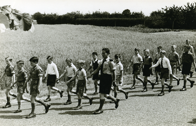 214919 De door wandelclub Links en Links georganiseerde wandeltocht : Jong Nederland, 1954 - 1955