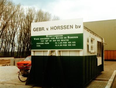 231173 Overslagstation: van Horssen, kanaalweg 4 Someren, Reclamebord op bouwkeet voor het gebouw, 05-1985