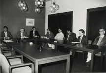 231455 Het gemeentebestuur met van links naar rechts Rene van Geleuken, Burgemeester Henk Roels , Wim Deenen, Henk van ...