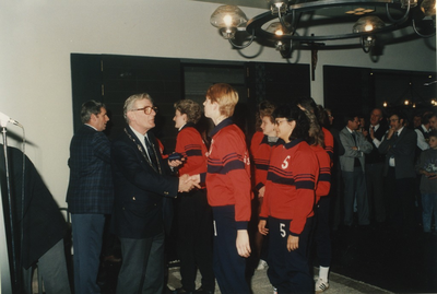 231519_01 Ontvangst van kampioenen van sport verenigingen groot Someren in het gemeentehuis, 13-11-1987