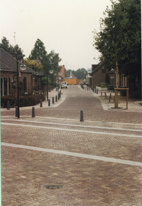232223 Van Dongenstraat: Gezien vanaf kerkplein, met links stukje van herberg De Coeckepanne , 07-1992