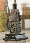 232449 Sluisstraat: hoek Nieuwendijk. Carnavalsmonument, 1991