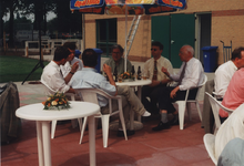 233934 Terrassenweer tijdens opening zwembad de Diepsteeckel, 16-05-1997