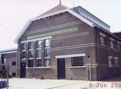 234756 Sonnemans Warenhuis, Stoomzuivelfabriek De Zomerbloem , Kerkstraat 26, 09-06-2000
