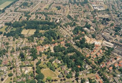 234993 Someren-centrum: met midden onder het Julianapark. Links-onder loopt de Beatrixlaan. Links uit het midden liggen ...