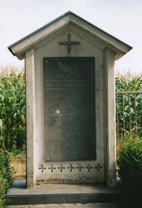 235293 Herdenkingsmonument Lancastermonument ter nagedachtenis aan de slachtoffers van WO II, 9-2003