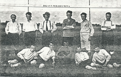 235820-02 Voetbalclub ter gelegenheid van een veteranen-wedstrijd in Someren Dorp., 20-08-1933