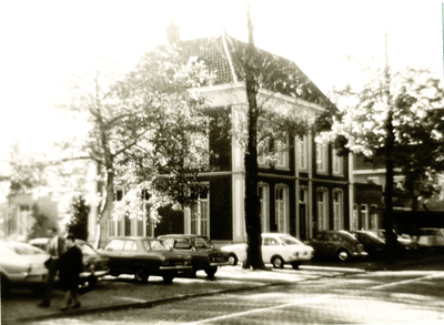 235897 Speelheuvelstraat 1, in gebruik als tijdelijk kantoor voor de afdeling gemeentewerken., oktober 1973