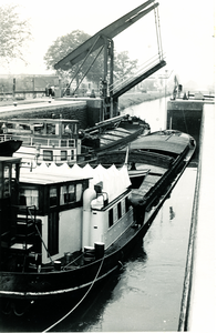 236390 Sluis XI in de Zuid Willemsvaart: gezien in de richting van Helmond, 08-06-1961