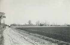236532 Boerderijen: de Parallelweg en de Dellerweg, met rechts Someren, 26-04-1962