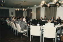 237850 Raadsvergadering, voorgezeten door Wim Deenen (loco-burgemeester), met links ervan Frans Meulendijks ...