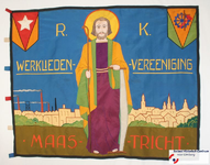 41 Vlag van R.K. WERKLIEDEN-VEREENIGING MAASTRICHT uit MAASTRICHTDatering Onbekend, de vormgeving duidt op jaren 1930