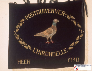 58 Vlag van POSTDUIVENVERENIGING L'HIRONDELLE HEER uit HEERDatering 1930