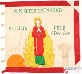 87 Vlag van R.K. BOERINNENBOND St. LUCIA PUTH uit PUTHDatering Vermoedelijk 1934