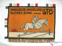 164-b Vaandel van LIMBURGSE LANDELIJKE RUITERS BOND VAN DE LLTB uit LIMBURGDatering Ca. jaren 1930