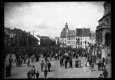 134 Militaire parade; Koninginnedag; Markt, 31-08-1898