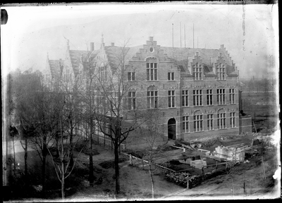 148 Ambachtsschool; Sint Maartenslaan/hoek Turennestraat; eindfase nieuwbouw, 1911