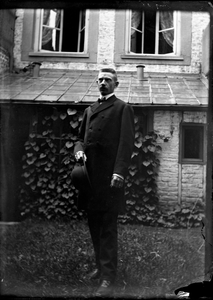 160 Portretfoto; man; achtertuin, Augustus 1908