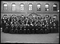 96 Groepsfoto; Maison de la Miséricorde; Capucijnenstraat; zusters; pupillen, circa 1905
