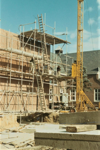 3601 ketelhuis; steigers; bouwlift; personen, 1966-10