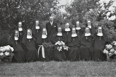 4181 Zusters van het Kostbaar Bloed; geneesheer-directeur; jubileum, 1948-06-01