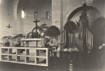 4218 absis; altaar; heiligenbeeld; kapel, circa 1948