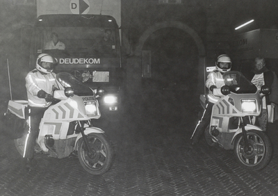4641 verhuiswagen; politie-escorte; poli, 1993