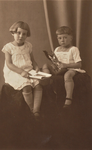 4828 lezen; speelgoed; kinderen, circa 1928