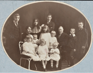 4830 gezin; elf kinderen, circa 1930