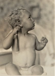 4832 kleedje; baby, circa 1925
