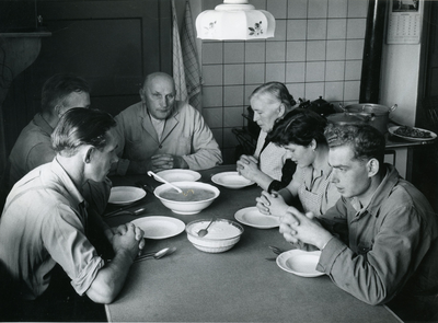 1620 Boerengezin aan tafel, 1957-1962