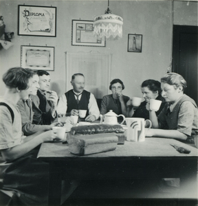 1624 Boerengezin aan tafel, 1938-1939