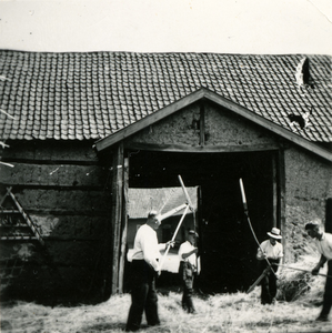 2684 Boeren dorsen het graan, 1938-1939