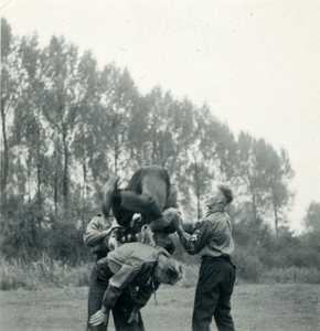 3141 Jonge boeren sporten, 1938-1939