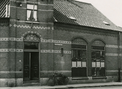 3302 Boerenleenbank Horst, 1951-04