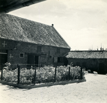 3472 Binnenplaats van een boerderij in Neer, 1938-1939