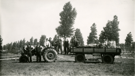 3767 Boeren, 1930-1950