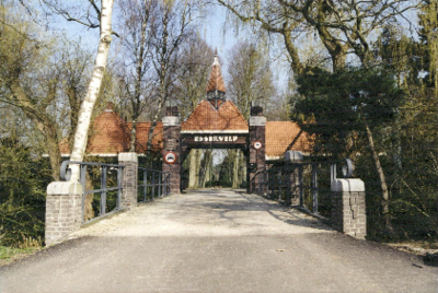  Brug en poortgebouw van begraafplaats Esserveld Esserweg 22, Groningen 100540