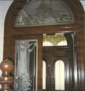  Hal met glasdeuren en halfrond bovenlicht met gezandstraald glas Heresingel 15, 17, Groningen 100658