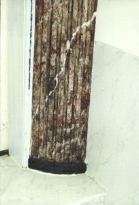 Geschilderde marmering op stuc-kolom bij deur Munnekeholm 12, Groningen 100682