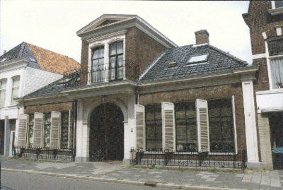  Voorgevel met poort van Doopsgezind Gasthuis Nieuwe Boteringestraat 47, Groningen 100683