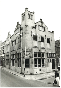  Gevels van voormalig bankgebouw Pelsterstraat 44, Kleine Pelsterstraat 9, Groningen 100709