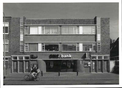  voorgevel SNS bank zwart-wit Korreweg 124, 126, Groningen 101229