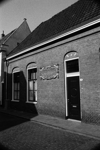  Voorgevel met gevelsteen van Lamme Huiningegasthuis Akerkstraat 22, Groningen 100626