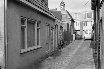  Straatbeeld met éénlaagse woningen Driemolendrift 2, 4, Groningen 103820