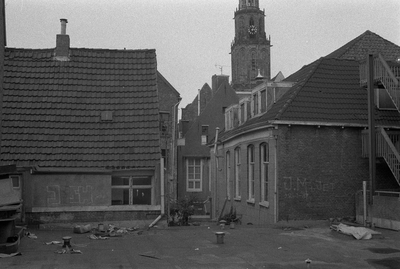  Binnenterrein achter Gelkingestraat 20, Groningen, met zicht op Martinitoren 102113