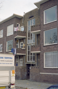  ingang trappenhuis, balkons Paramaribostraat, Groningen