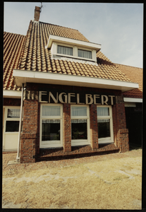 voorgevel opschrift: ENGELBERT Woldjerspoorweg 40, 42, Groningen 101668