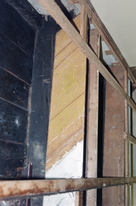  Geschilderde gehoute lambrisering bij verdwenen trap Pelsterstraat 19, Groningen 103027
